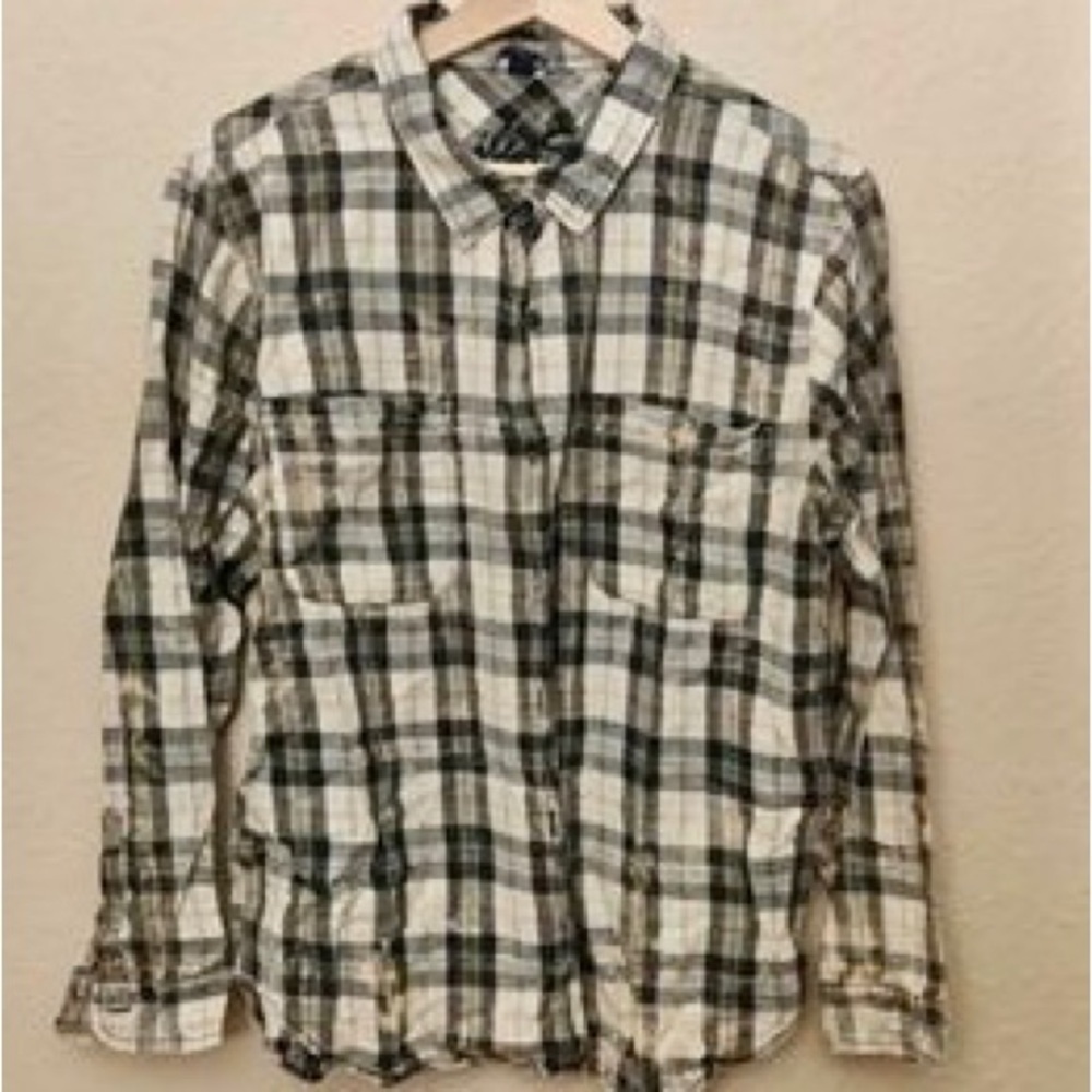 Vanilla Star Distressed Plaid Button Up Shirt Women med Chambray Blue Collared​​
